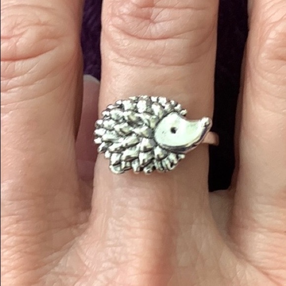 Hedgehog Ring Silver Tone NEW - Picture 2 of 4